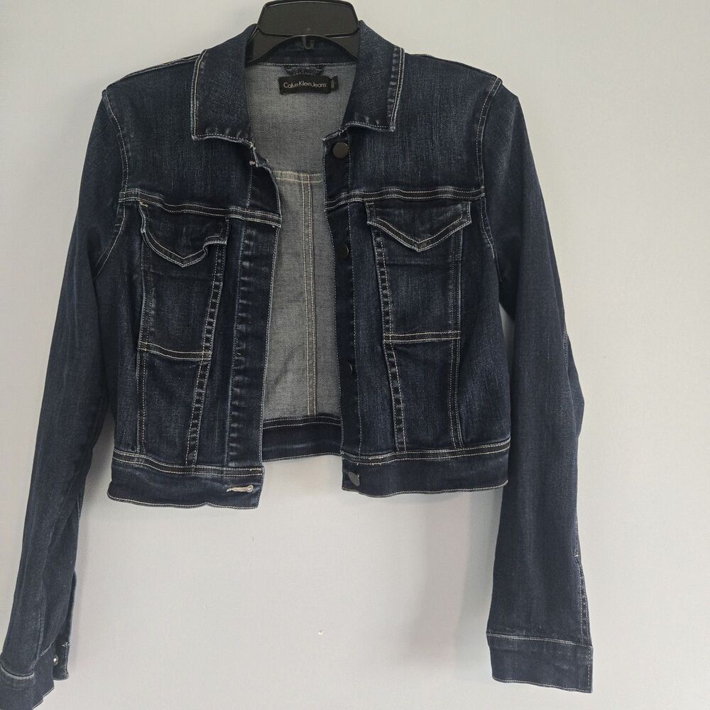 Calvin Klein Jeans Women’s Cropped Denim Trucker Jacket Dark Wash Size Small - Picture 7 of 8
